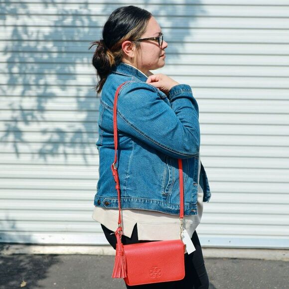 NWT Tory Burch Thea Mini Chain Bag Crossbody Brilliant Red $395+ - Picture 3 of 10